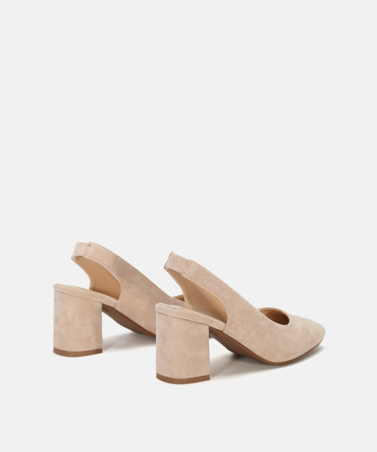 Sapato de salto destalonado em camur&ccedil;a image number null